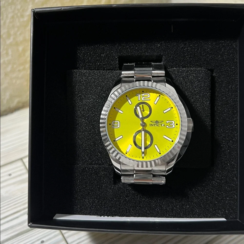 Invicta Specialty Men’s Watch 43mm Stainless Steel‎ yellow Quartz Model 49528